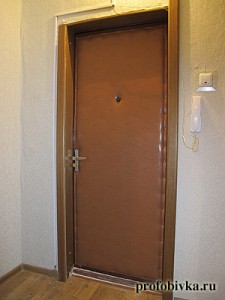 обивка дверей дермантином в Москве